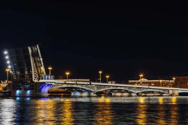 Ночная экскурсия по городу (развод мостов)
