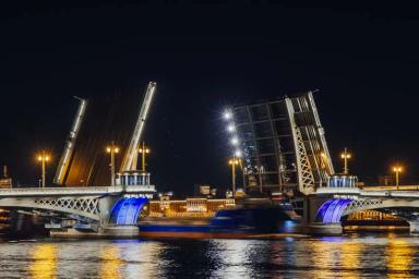 Ночная экскурсия по городу с теплоходной прогулкой по Неве (развод мостов) 